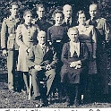 Bild 14 ca. 1945 Bäckermeister Josef Steffens -Steffje- mit Ehefrau Maria und Kinder